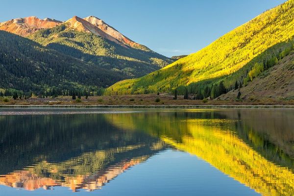 Colorado-San Juan Mountains Crystal Lake reflection in autumn